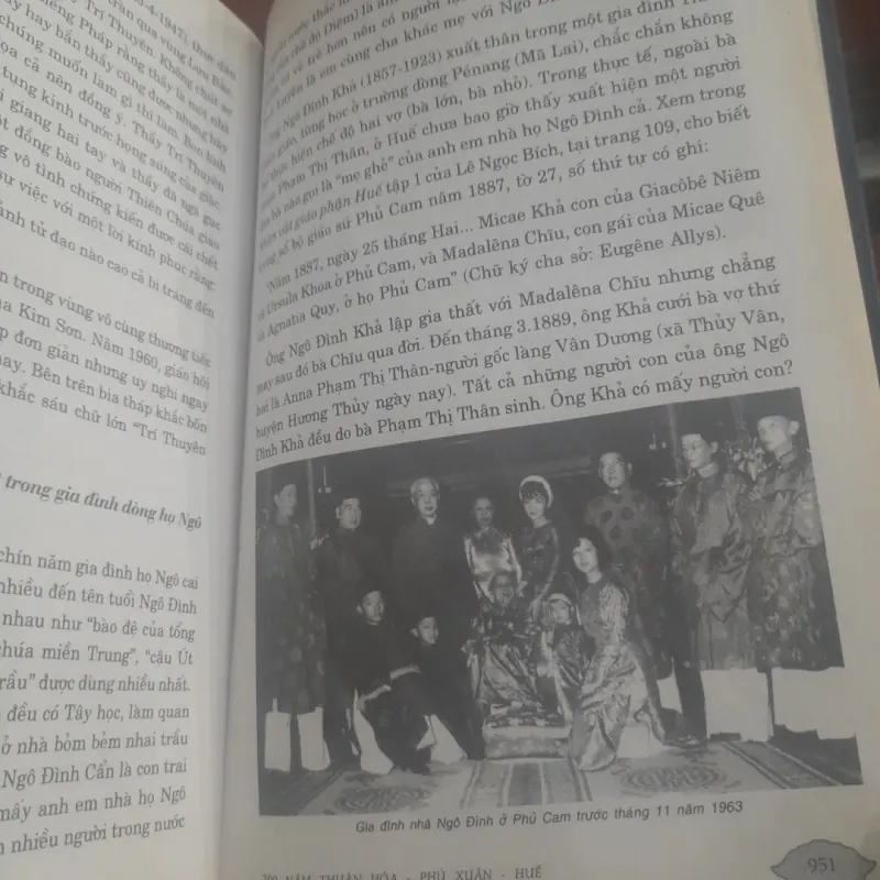 Nguyễn Đắc Xuân - 700 NĂM THUẬN HÓA PHÚ XUÂN HUẾ 1024103