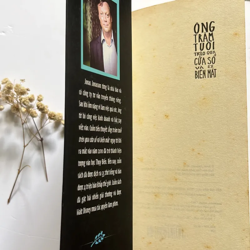 Bán sách cũ - Ông trăm tuổi trèo qua cửa sổ và biến mất - Jonas Jonasson 565130