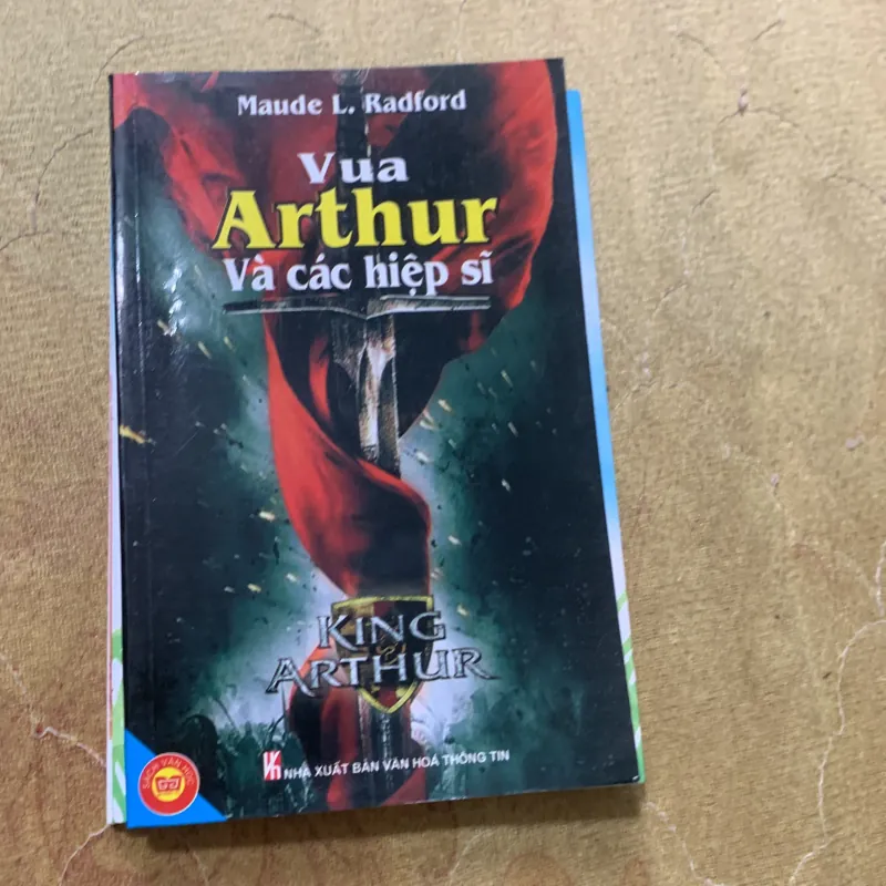 ĐẰNG SAU NHỮNG KHUÔN CỬA SỔ THẦN, VUA ARTHUR VÀ CÁC HIỆP SĨ,COMBO L.SEPULVEDA:chuyện con… 752099