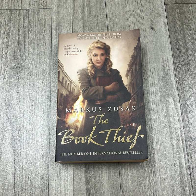 The book thief- Markus zuúak. 2a4 527769