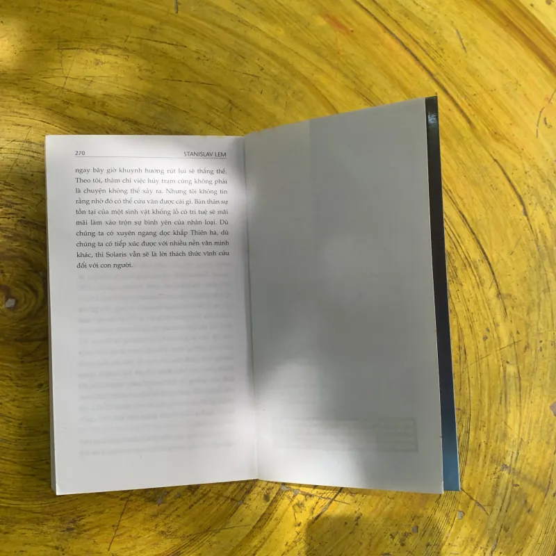 SOLARIS HÀNH TINH BÍ ẨN - STANISLAV LEM 937240