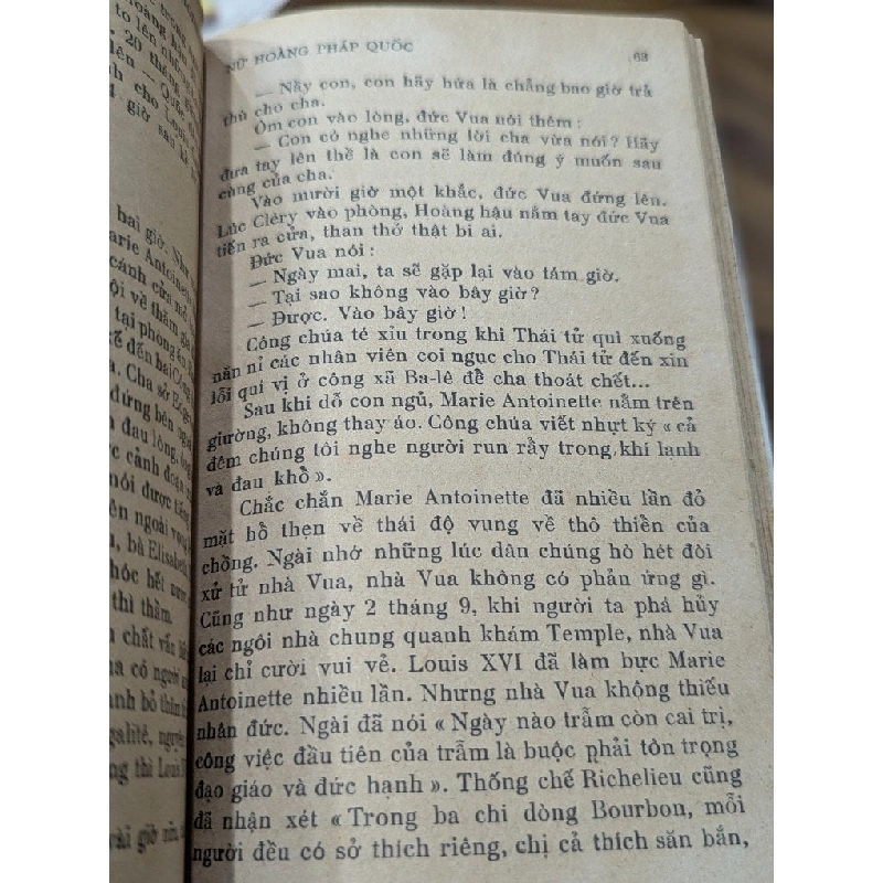 Marie Antoinette nữ hoàng pháp quốc - Andre Castelot ( dịch giả Mạc Thái Phong ) 995729