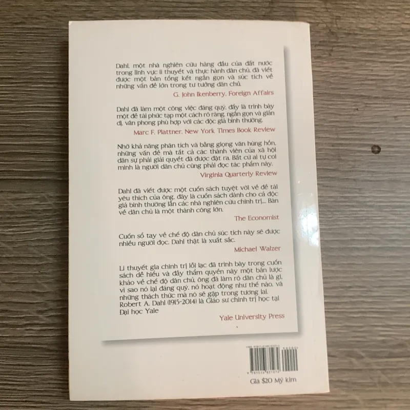 Bàn về dân chủ 930957