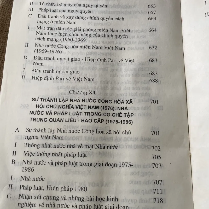 Lịch sử nhà nước và pháp luật Việt Nam , khổ lớn,  795814