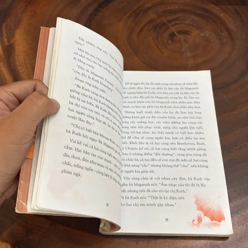 II Tựa Sách: Hãy Can Đảm Và Tốt Bụng - Nhiều Tác Giả - 2013 999265