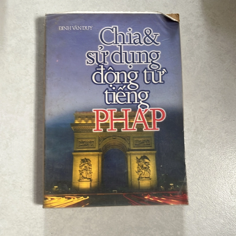 Sách học Tiếng Pháp 496177