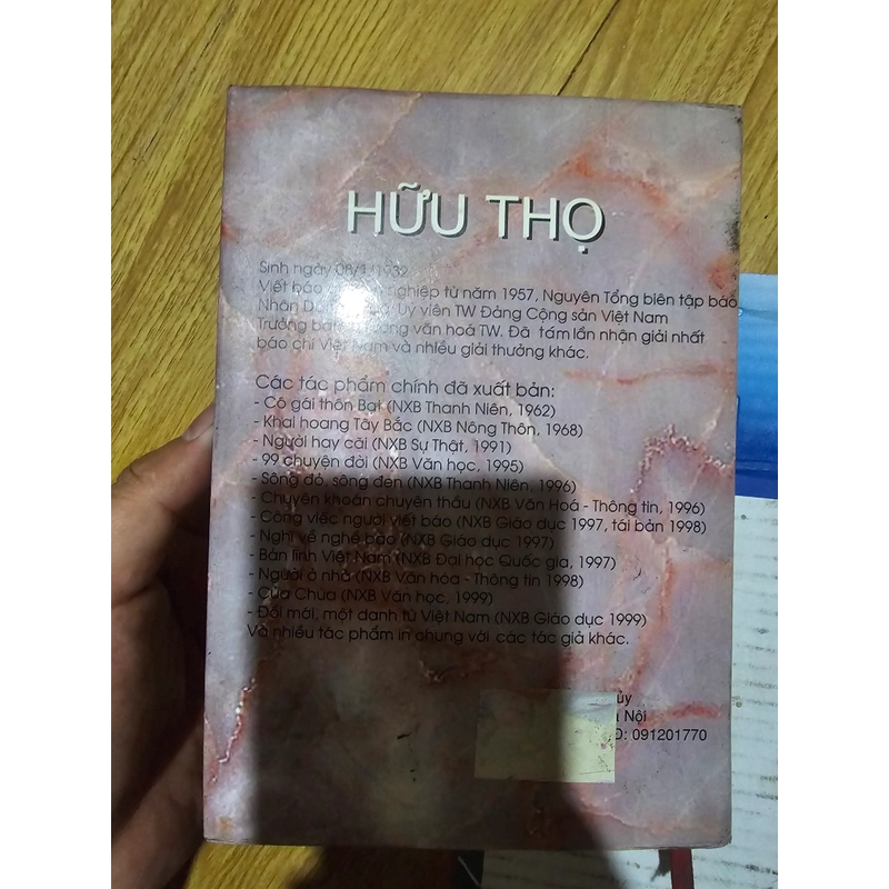Hữu thọ - người hay cãi - 99 chuyện đời của chùa (bìa cứng, in 1000 quyển năm 1999)
250k 452609