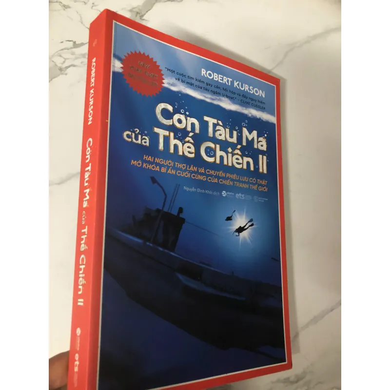 Còn Tàu Ma của Thế Chiến II - Robert Kurson 781308