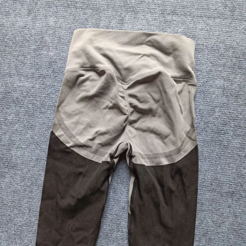 Quần thun ôm mặc tập thể dục phối hai màu 933348