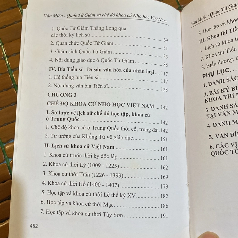 VĂN MIẾU - QUỐC TỬ GIÁM VÀ CHẾ ĐỘ KHOA CỬ VIỆT NAM, bản bìa cứng, xuất bản năm 2012 530422