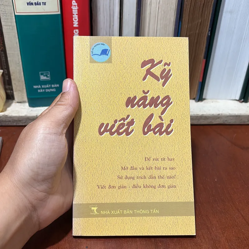 II Sách Kỹ Năng: Để Người Khác Làm Theo Ý Bạn, Kỹ Năng Viết Bài, Thủ Thuật Làm Tin - 2006 722779