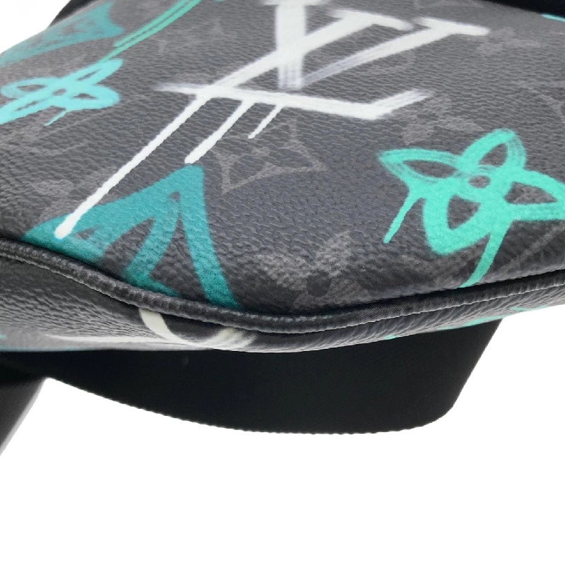 Túi đeo chéo Louis Vuitton Monogram Eclipse (LV Graffiti Veil) Discovery Bum Bag PM M21397 - Hàng hiệu Chính hãng 803143