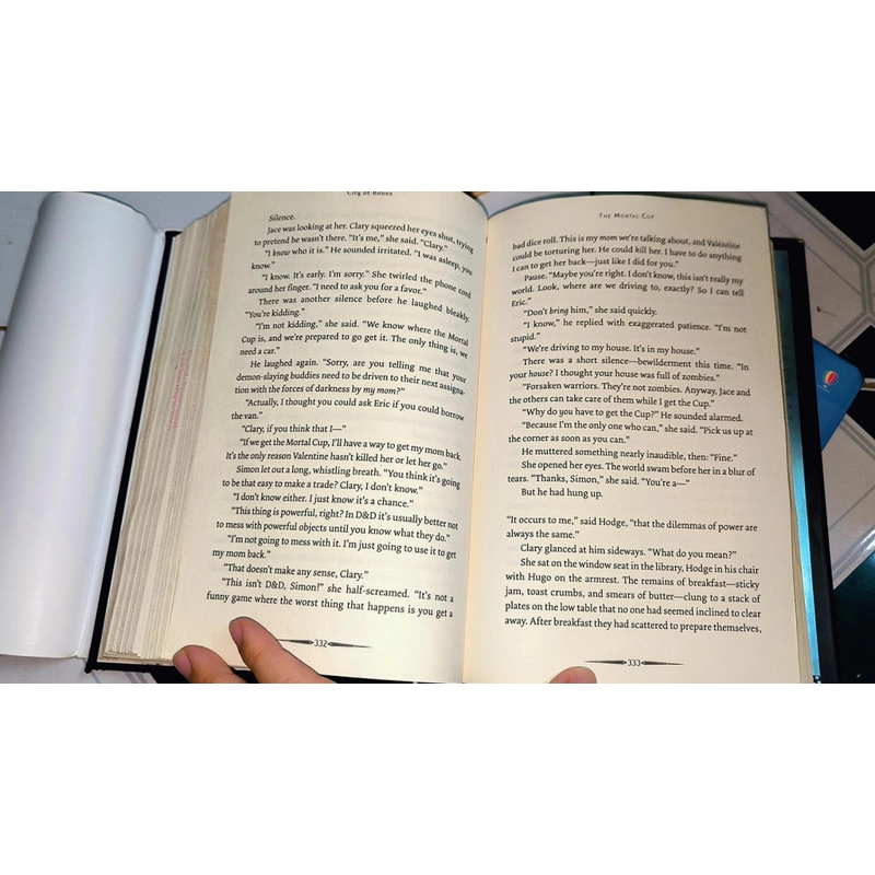 Cassandra Clare (#1 NYT Bestselling author) - City of Bones (Hardcover) 470387