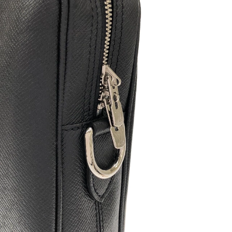Túi Louis Vuitton Taiga Porte Document Voyage M30925 - Hàng hiệu Chính hãng 804560