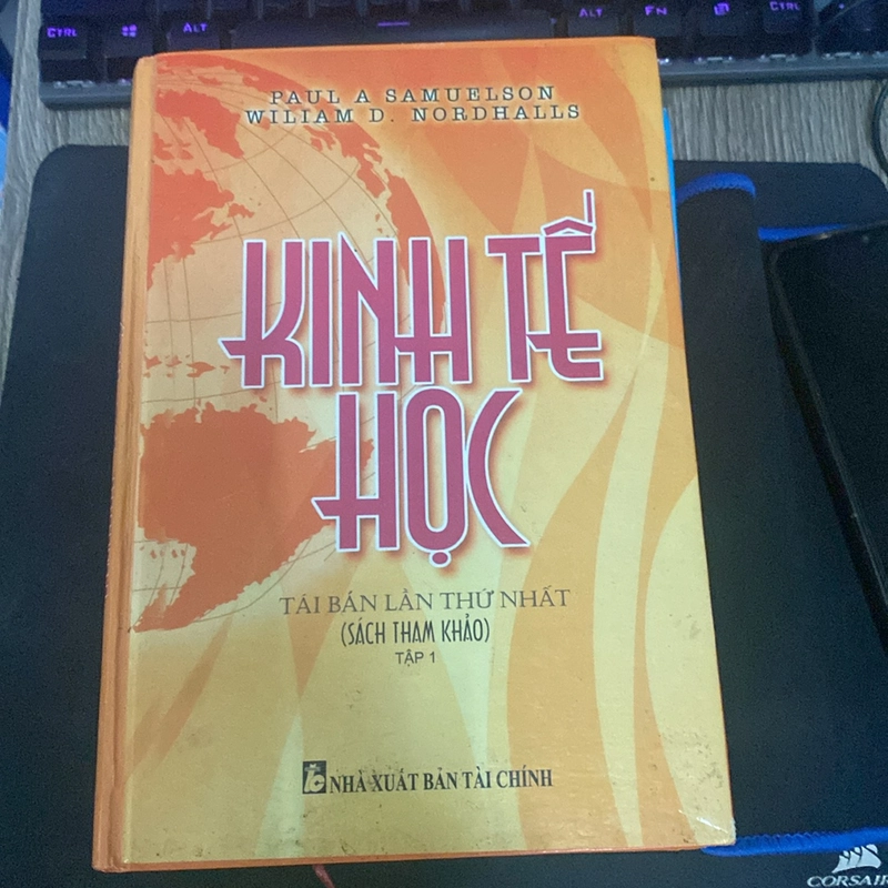 Kinh tế học  530997