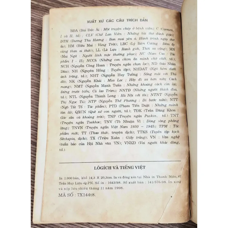 LOGIC & TIẾNG VIỆT (Giáo sư/Tiến sĩ Nguyễn Đức Dân) - 411 trang 1010362