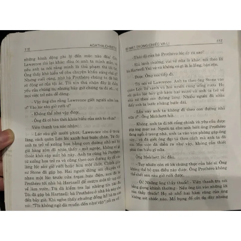 Bí mật trong chiếc vali - Agatha Christie 629729