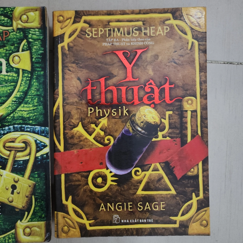 Combo 3 quyển truyện Septimus Heap gồm Pháp thuật, Khinh công và Y thuật 509391