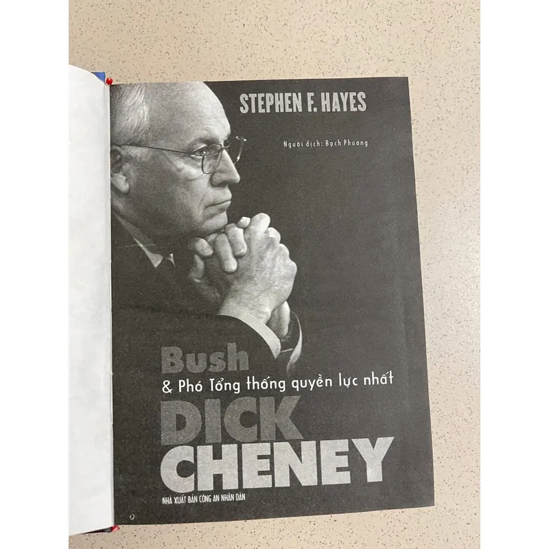 Bush và Phó Tổng thống quyền lực Dick Cheney 605973