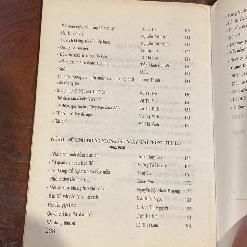 Nữ sinh Hà Nội thời ấy - Hồi ký của nữ sinh Trưng Vương (xb 1997) 477942