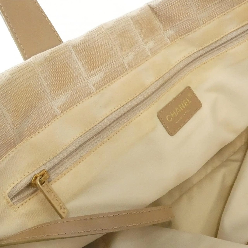 Túi xách Chanel Travel Line 15991 614825