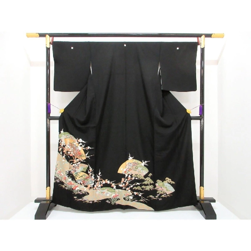 Áo dài truyền thống với họa tiết vàng và thêu hình chim ưng - Hàng hiệu Authentic 878558