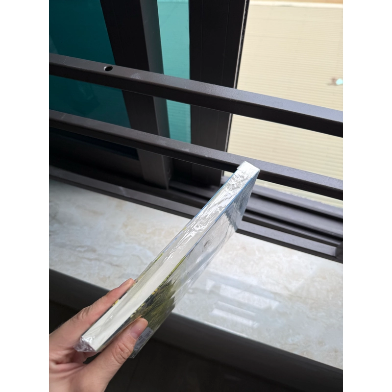 Sách ngôn tình-Đừng nhìn lén nữa anh cũng thích em 538756