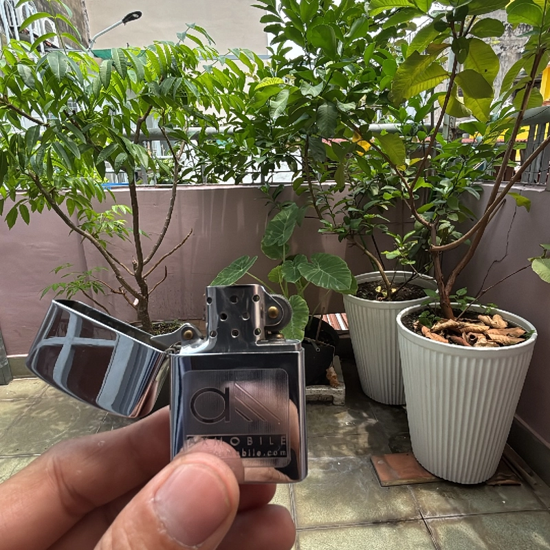 Hộp quẹt zippo 2004 made in Usa 450846
