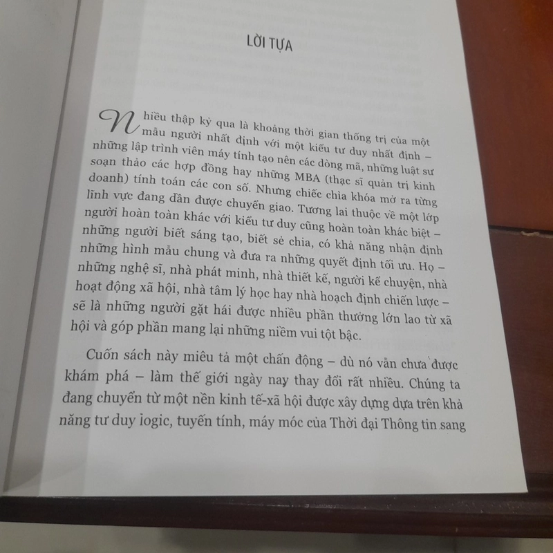 Daniel H. Pink - MỘT TƯ DUY HOÀN TOÀN MỚI, Bán cầu não phải sẽ thống trị tương lai 452268