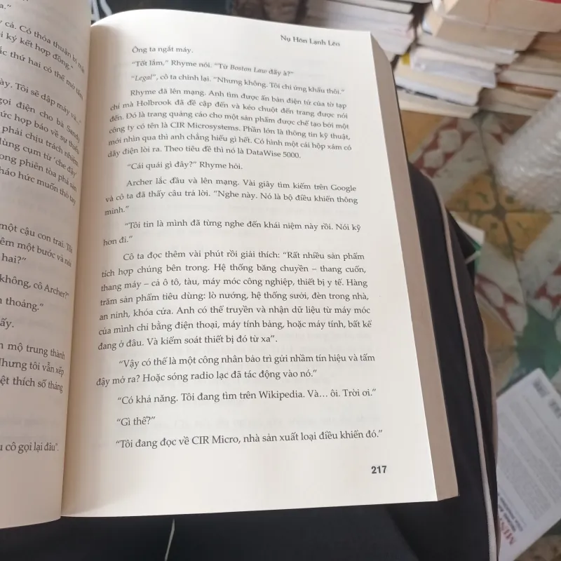 Nụ hôn lạnh lẽo - Jeffery Deaver 977718