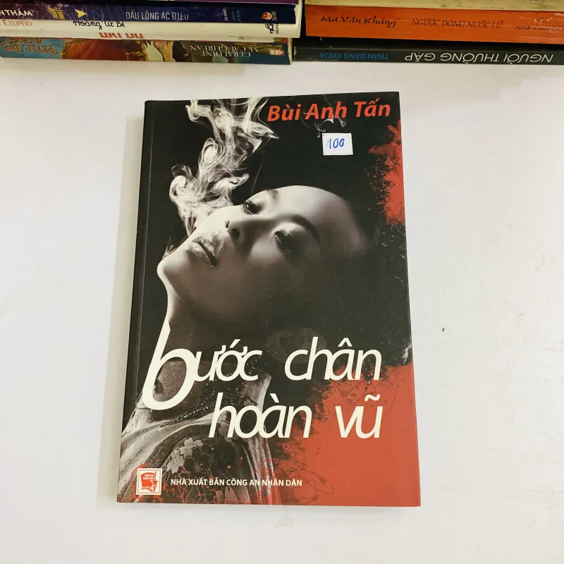 Bước chân hoàn vũ - Bùi Anh Tấn 1044614