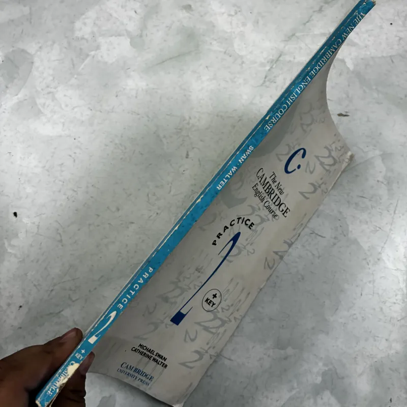 The new Cambridge English Course 1031338