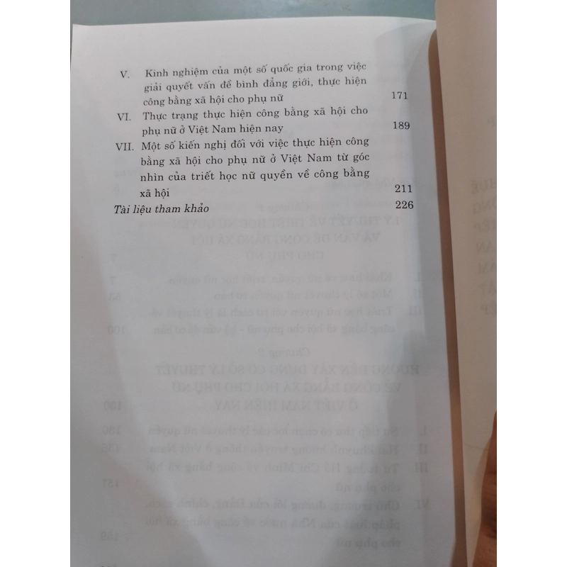 TRIẾT HỌC NỮ QUYỀN LÝ THUYẾT TRIẾT HỌC VỀ CÔNG BẰNG XÃ HỘI CHO PHỤ NỮ - NGUYỄN THỊ NGA 530308