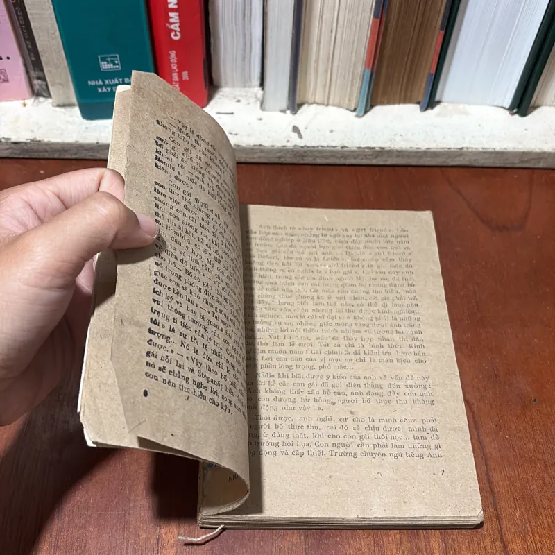 II Sách Xưa: Trung Tâm Báo Chí (Tập 1) - IULIAN XÊ MI Ô NỐP - 1987 751385