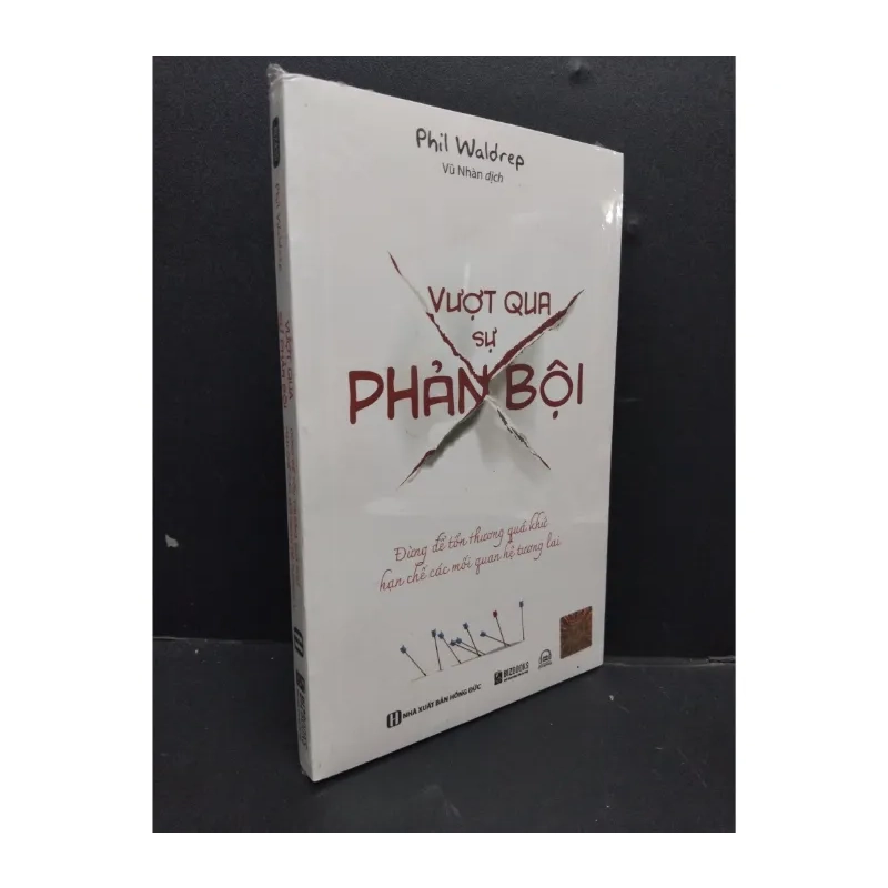 Vượt qua sự phản bội 989341