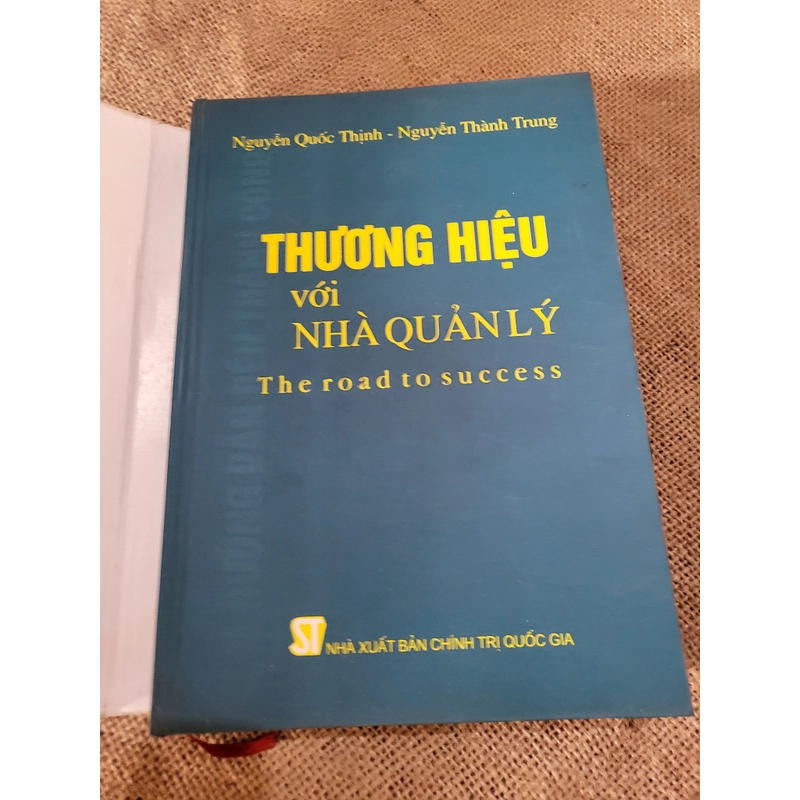 Thương hiệu và nhà quản lý, bìa cứng 337982