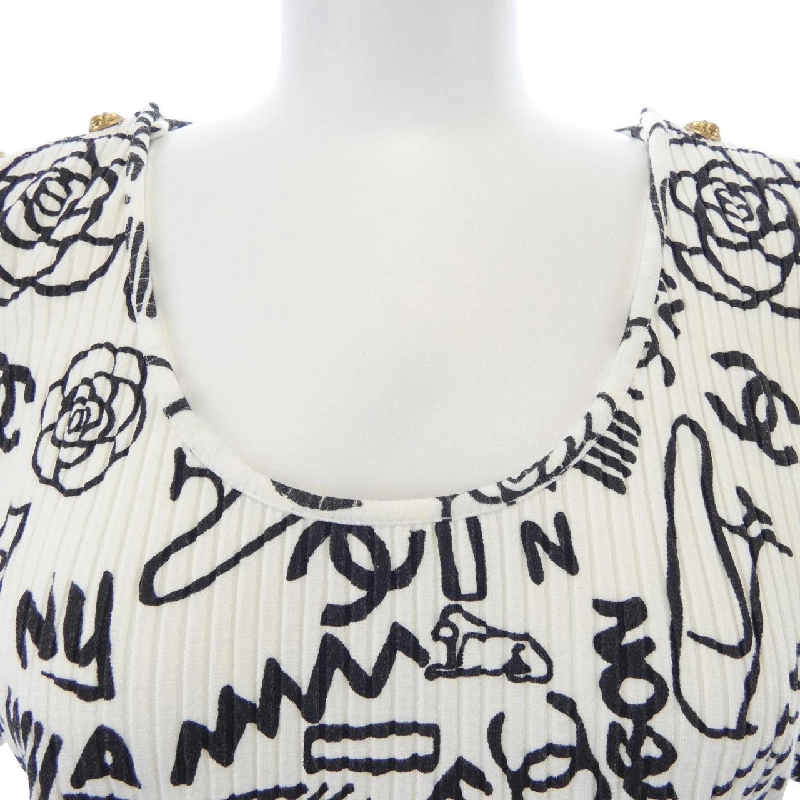 CHANEL P61888V47215 19A T-shirt - Hàng hiệu Chính hãng 824018