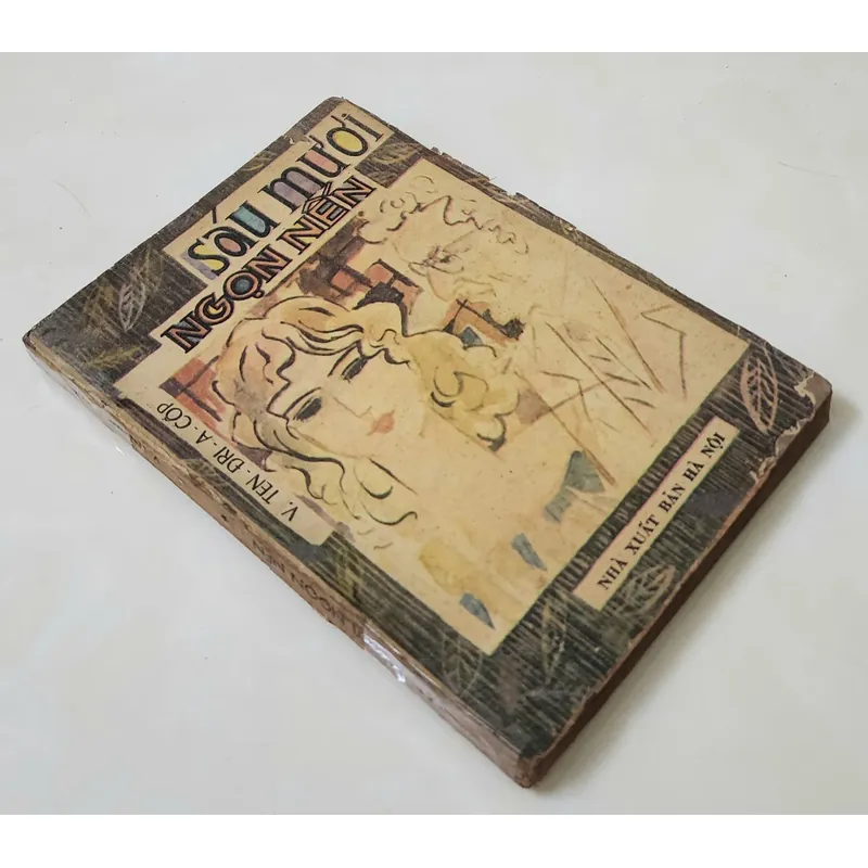 Truyện vừa Liên Xô: SÁU MƯƠI NGỌN NẾN (Dịch giả: Đoàn Tử Huyến) 713093