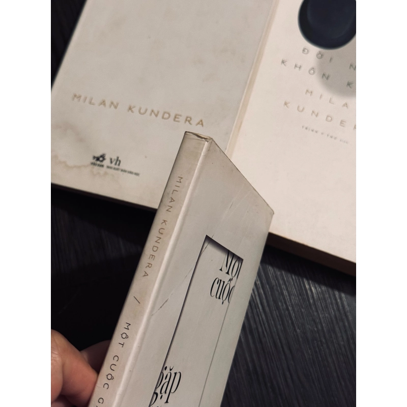 Bộ 6 cuốn sách của Milan Kundera (đọc mô tả) 540612