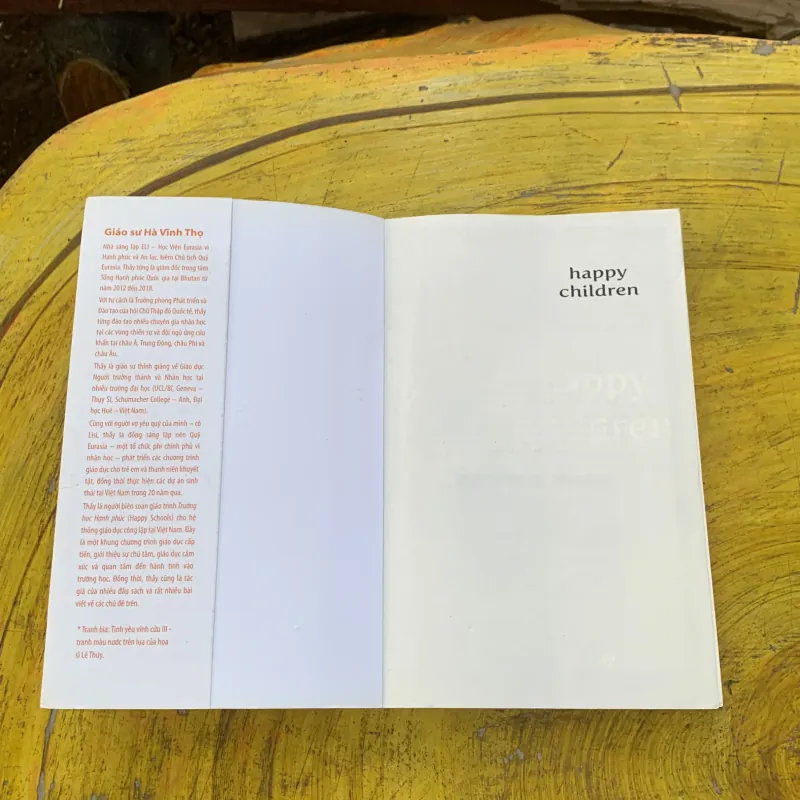 HAPPY CHILDREN HIEEUR về sự phát triền của trẻ để nuôi dạy con an lạc và hạnh phúc  787503