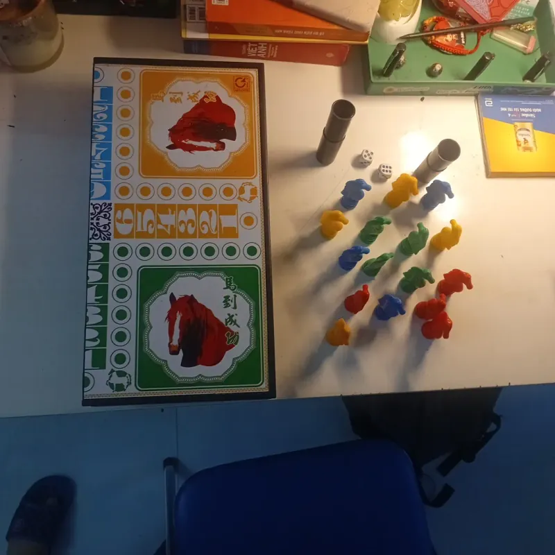 Trò chơi cờ cá ngựa  925727