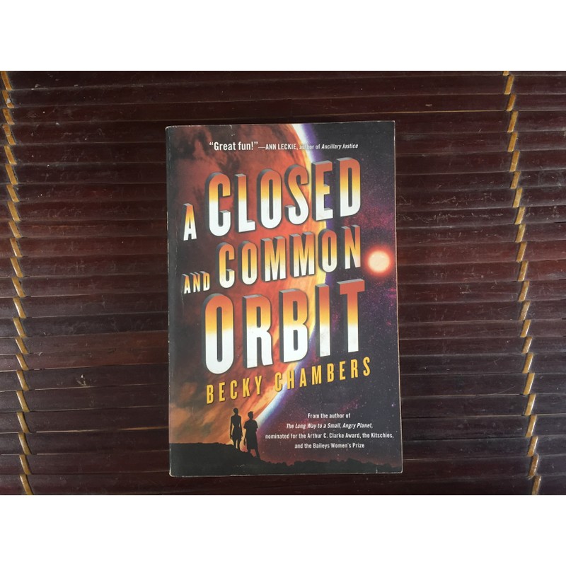 A Closed and Common Orbit Novel - Becky Chambers 79234