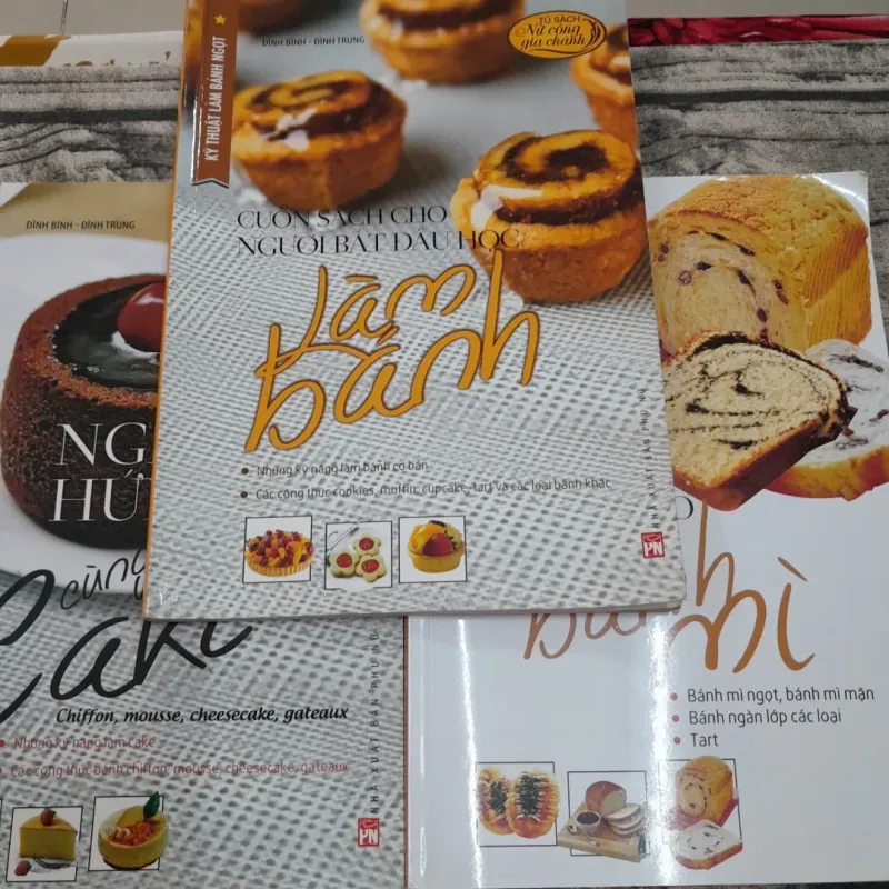 Bộ sách học kỹ năng LÀM BÁNH NGỌT BÁNH MỲ. 3 TẬP. Tác giả Đình Bình - Đình Trung 747735