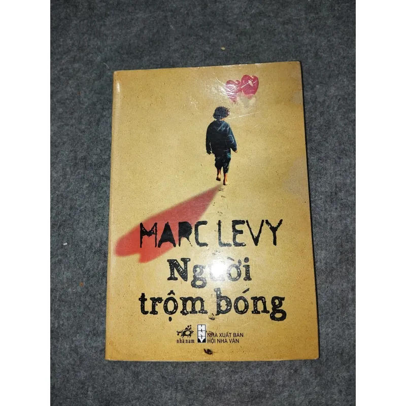 NGƯỜI TRỘM BÓNG - MARC LEVY 701118