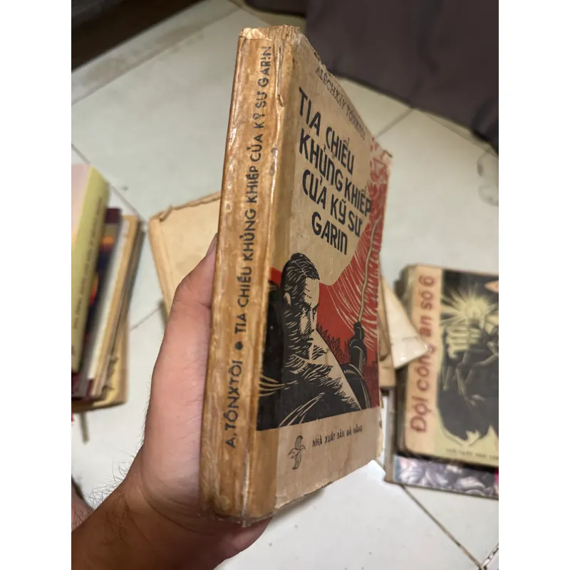 Tia chiếu khủng khiếp của kỹ sư - sách tình báo  1011004