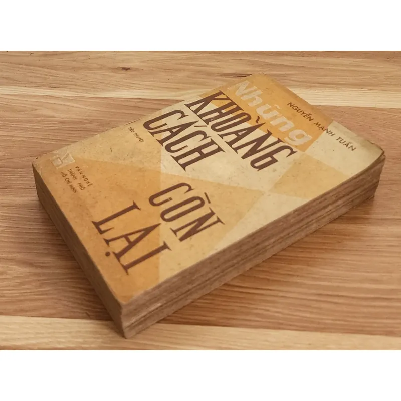 Tiểu thuyết những khoảng cách còn lại của nhà văn Nguyễn Mạnh Tuấn 703945