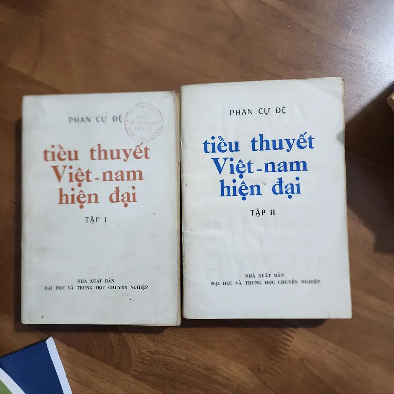 Tiểu thuyết Việt nam hiện đại 2 tập | Phan cự đệ 733032