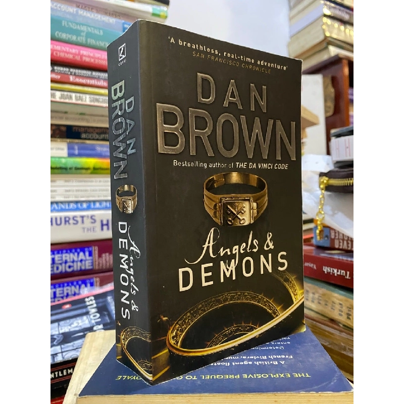 ANGELS & DEMONS - Dan Brown (Pocket Size - Pocket Books) 139256