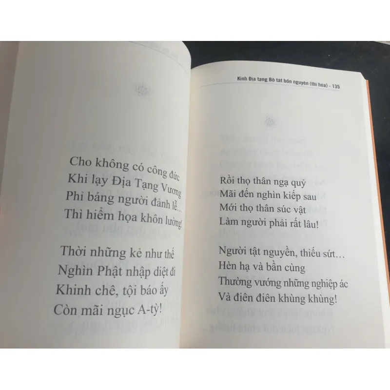 Sách Kinh Địa Tạng Bồ Tát Bổn Nguyên Thi Hóa Trọn Bộ 680672