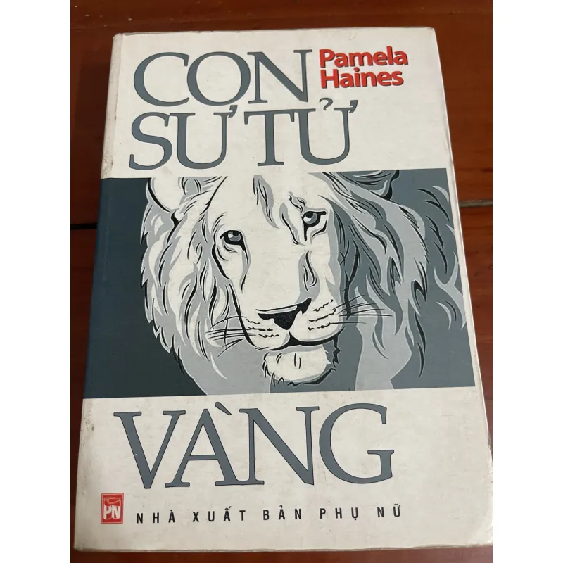 Con sư tử vàng Pamela Haines 960233
